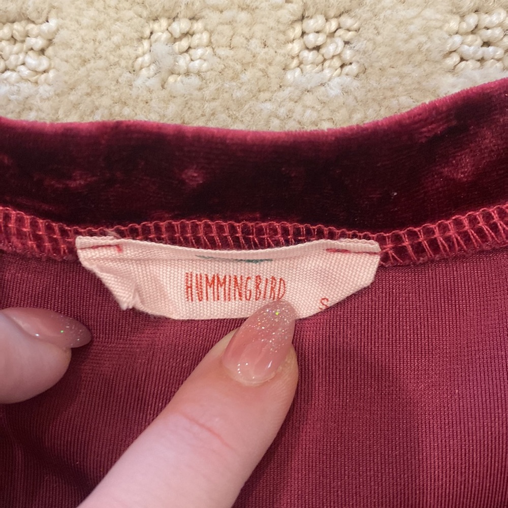 Hummingbird Velvet Tee Maroon - Picture 3 of 4